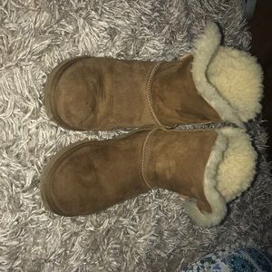 Chestnut color button up short uggs